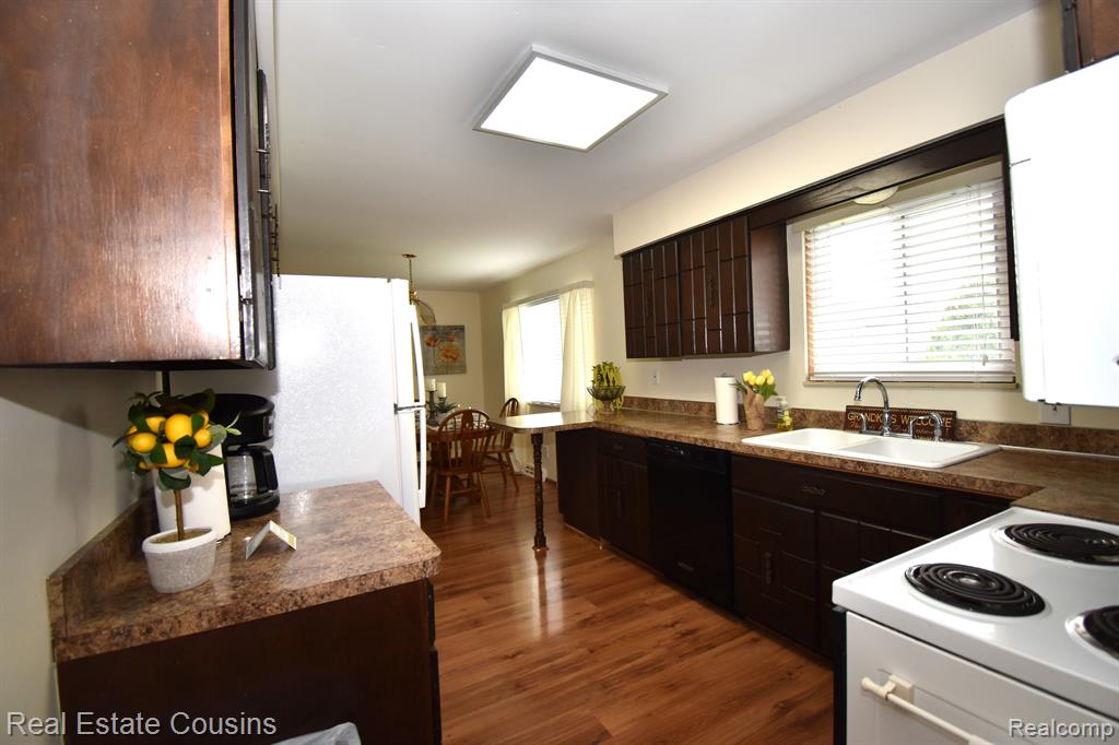 9036 ORCHARD VIEW Drive, Grand Blanc, MI 48439 — Photo 6