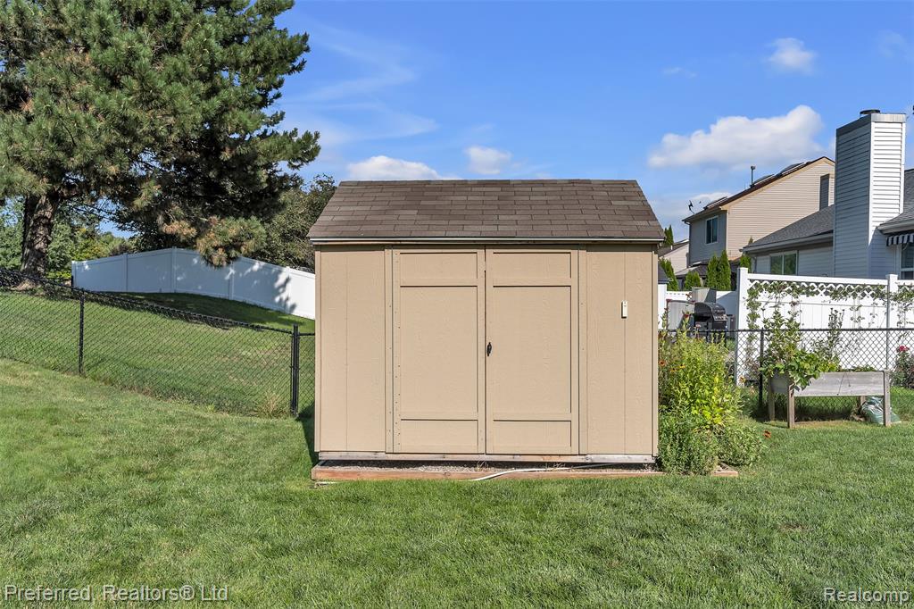 7363 Hideaway Drive, Ypsilanti, MI 48197 — Photo 41