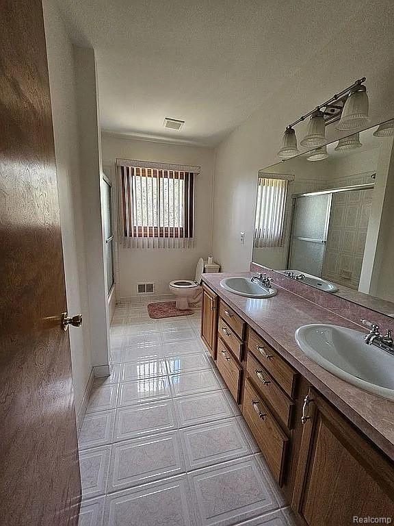 47630 Robins Nest Drive, Utica, MI 48315 — Photo 8