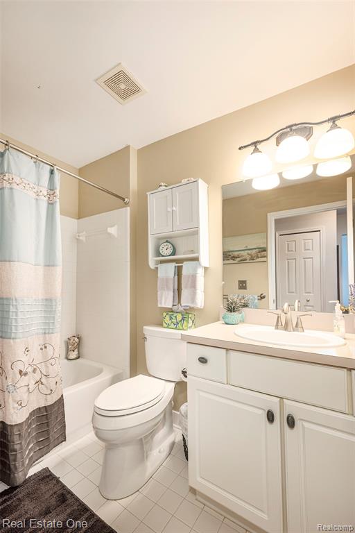 4097 Honeysuckle Drive, Sterling Heights, MI 48314 — Photo 13