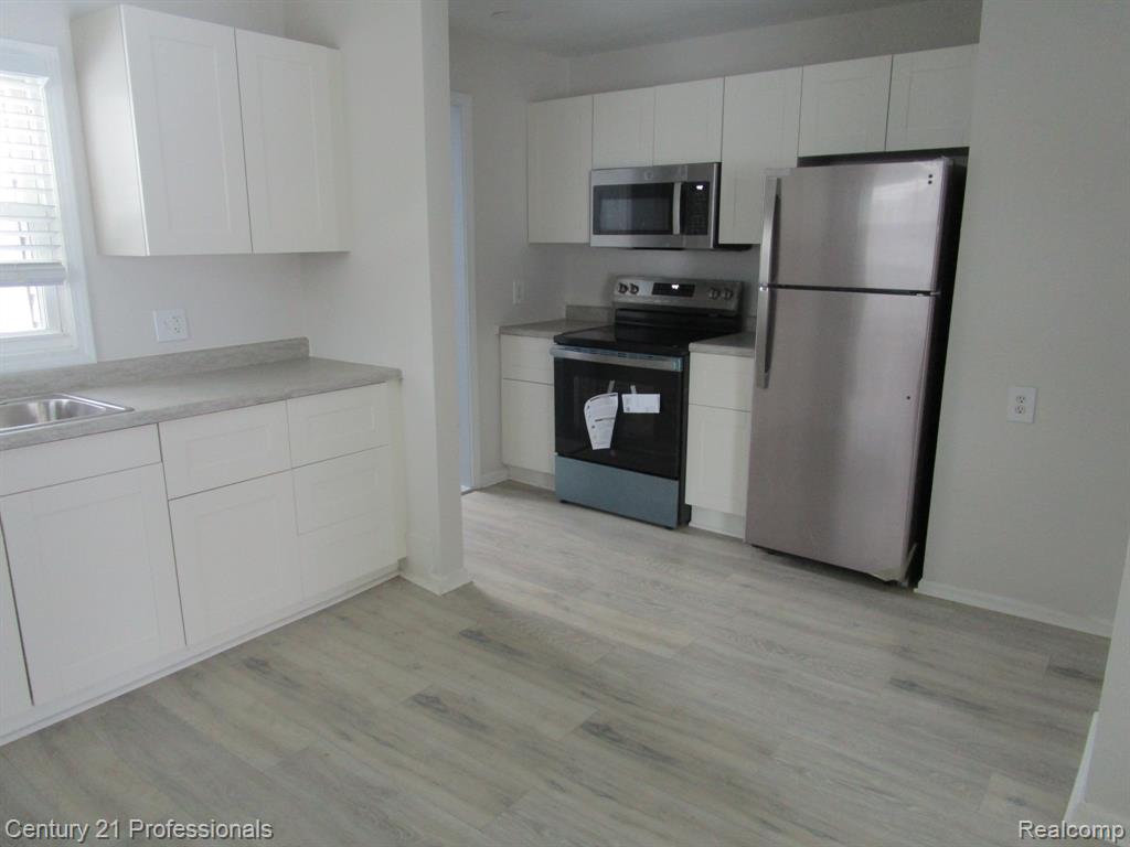 22811 Purdue Avenue, Farmington, MI 48336 — Photo 9