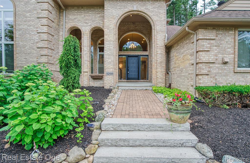 5258 Hidden Pines Drive, Brighton, MI 48116 — Photo 12