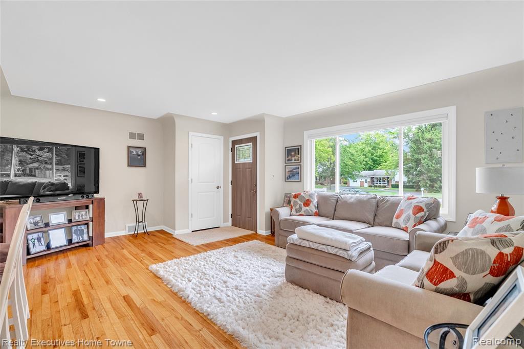 2640 Huckleberry Lane, Port Huron, MI 48060 — Photo 9