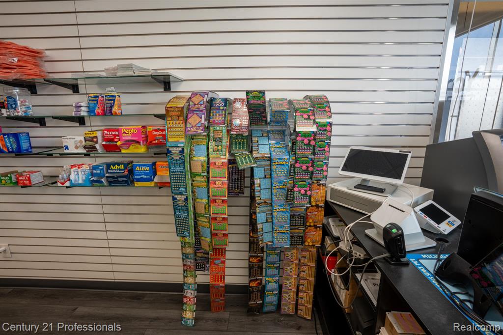 888 W Big Beaver - Troy Eatz Road, 112, Troy, MI 48084 — Photo 25
