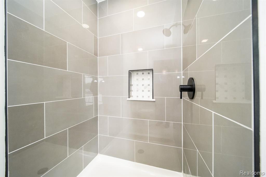 6522 ELLINWOOD Drive, White Lake, MI 48383 — Photo 53