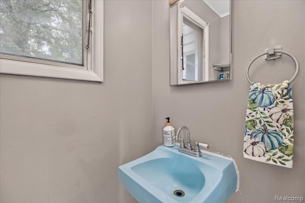 808 Marquette Street, Flint, MI 48504 — Photo 10