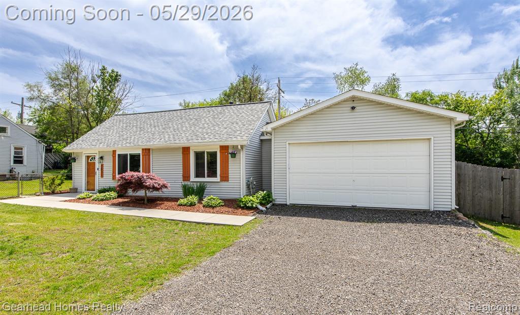 2831 Watkins Lake Road, Waterford, MI 48328 — Photo 2