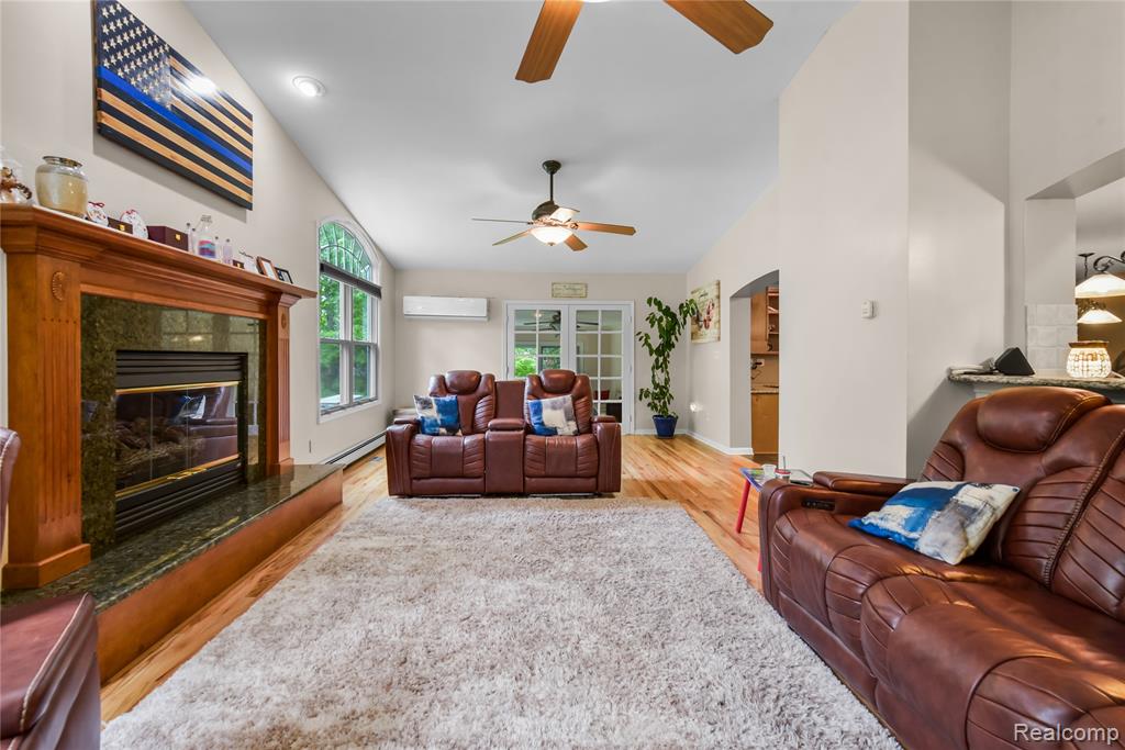26060 Hidden Lane, Grosse Ile, MI 48138 — Photo 39