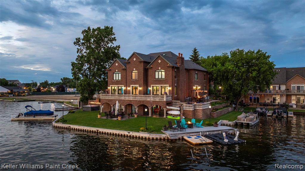 328 S Broadway Street, Lake Orion, MI 48362 — Photo 12