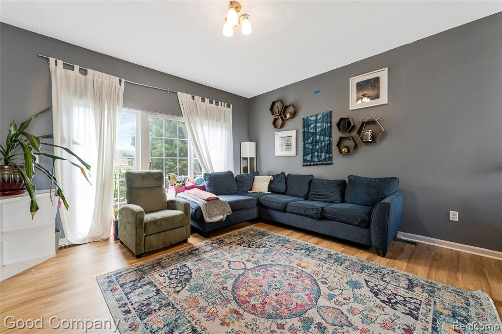 4742 Maddie Lane, Dearborn, MI 48126 — Photo 4