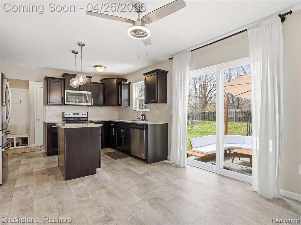 402 Ridgewood Drive, Ortonville, MI 48462 — Photo 12