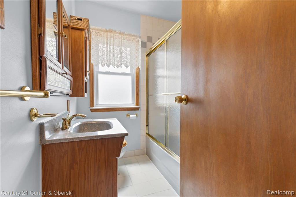 5625 HARDING Street, Dearborn Heights, MI 48125 — Photo 21
