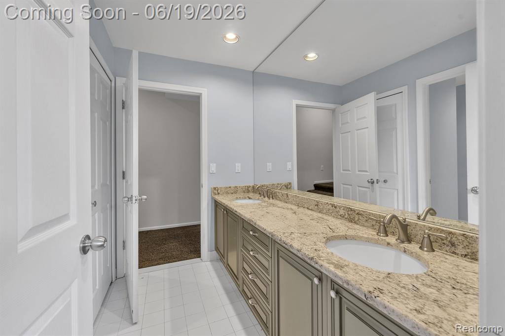 7061 Trailway Court, West Bloomfield, MI — Photo 46