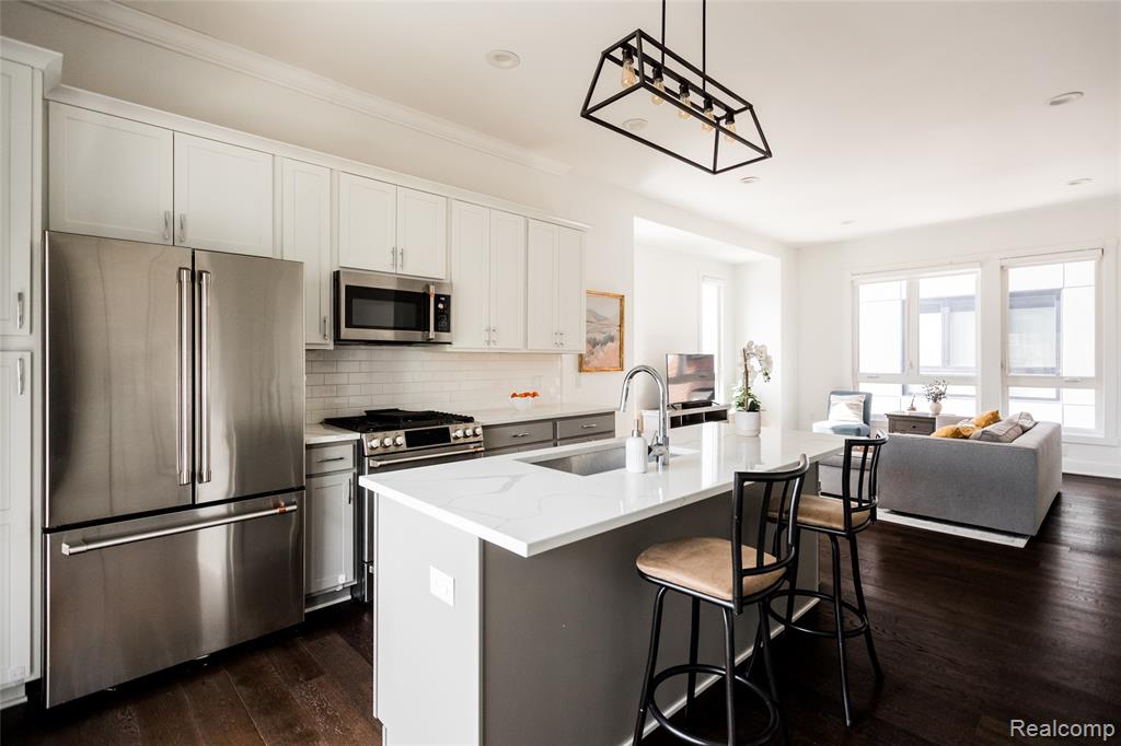 2037 11th Street - Photo 5