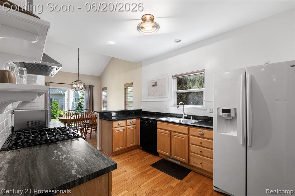 3305 Grove Lane, Auburn Hills, MI 48326 — Photo 13