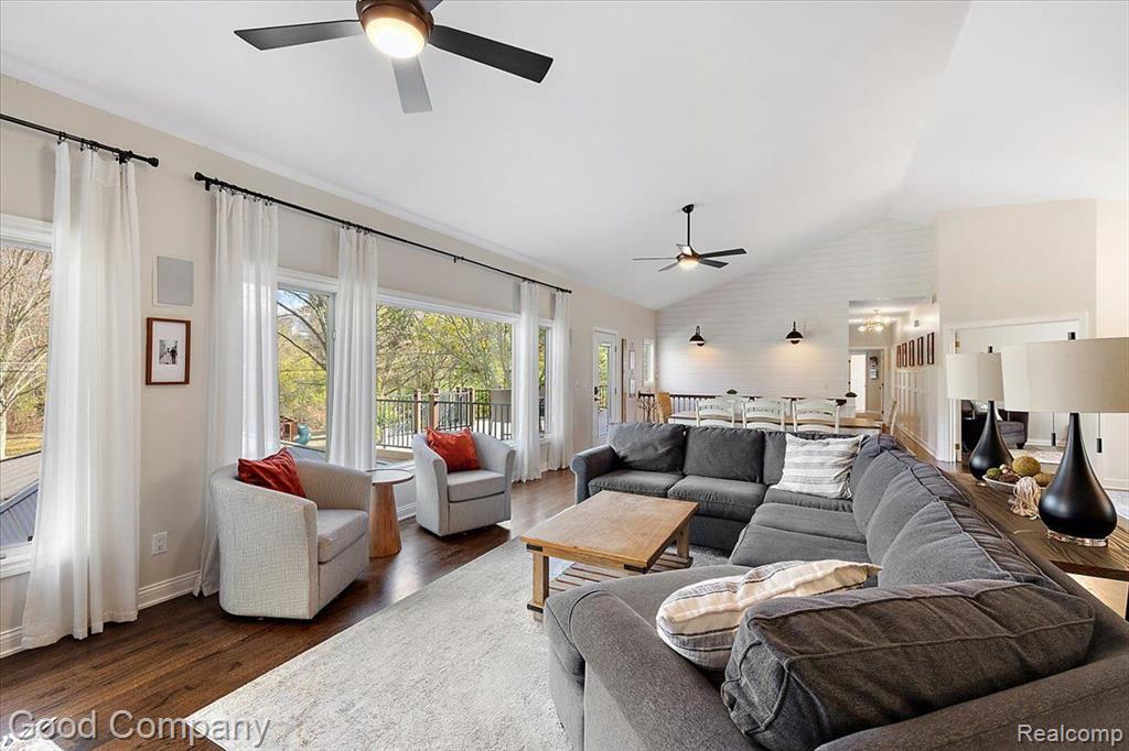 4671 BURNLEY Drive, Bloomfield Hills, MI 48304 — Photo 18