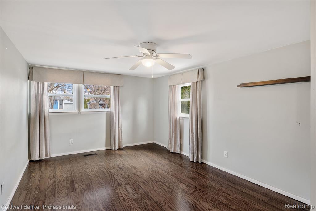 431 NAKOTA Street, Clawson, MI — Photo 13