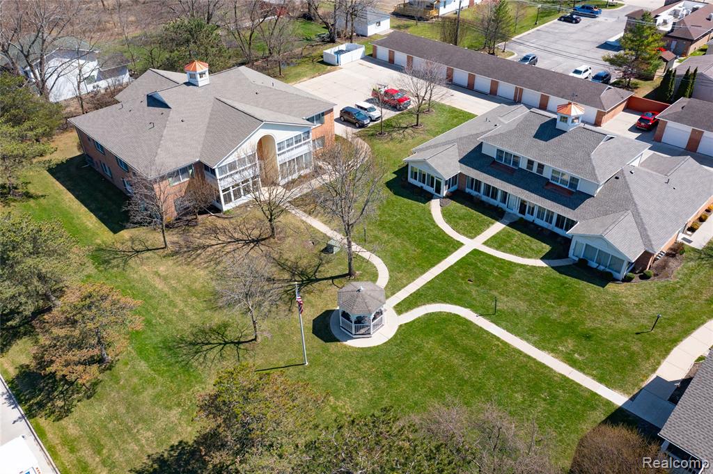 8187 Grays Drive, B7, Grosse Ile, MI 48138 — Photo 23