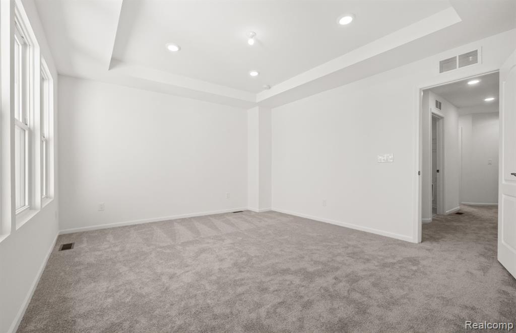5509 E SPANIEL Drive, Ann Arbor, MI 48108 — Photo 24