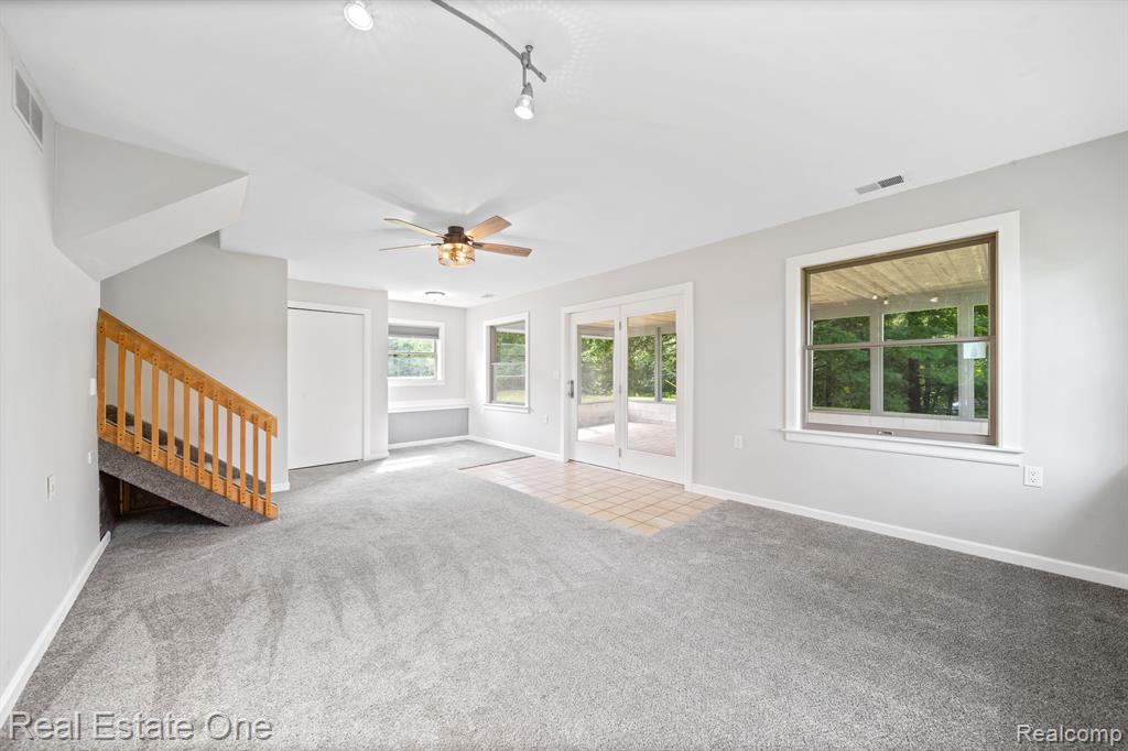 8771 HAMBURG Road, Brighton, MI 48116 — Photo 15