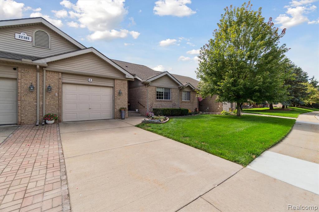22185 Quail Run Circle, 3, South Lyon, MI 48178 — Photo 2
