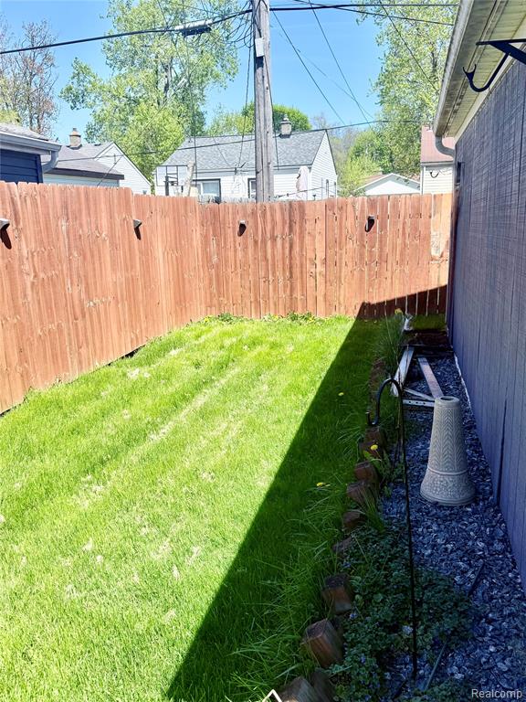 252 W Rutgers Avenue, Pontiac, MI 48340 — Photo 16