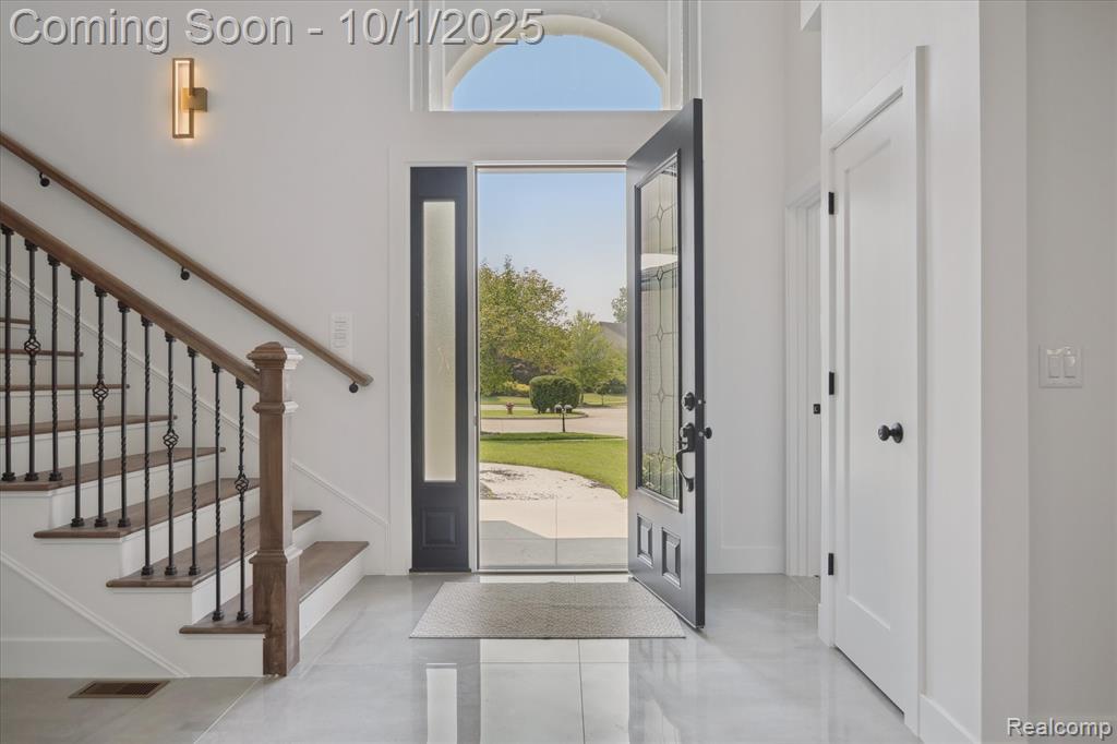 46676 Grand Oak Court, Canton, MI 48187 — Photo 5