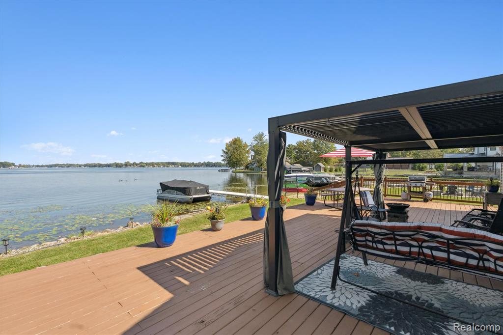 2236 Grove Park Road, Fenton, MI 48430 — Photo 32