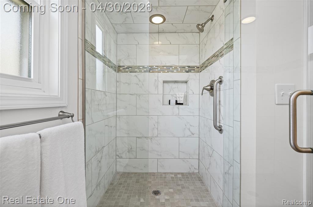 2748 Armstrong Drive, Lake Orion, MI — Photo 39