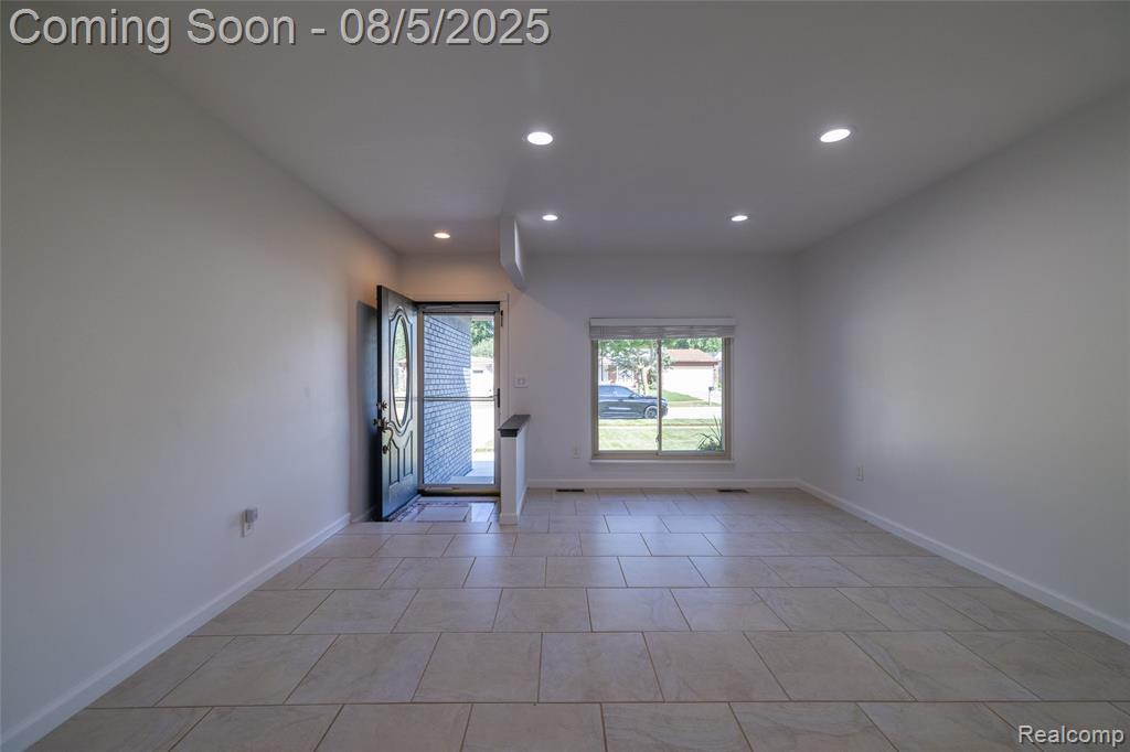 39667 Baker Drive, Sterling Heights, MI 48310 — Photo 5