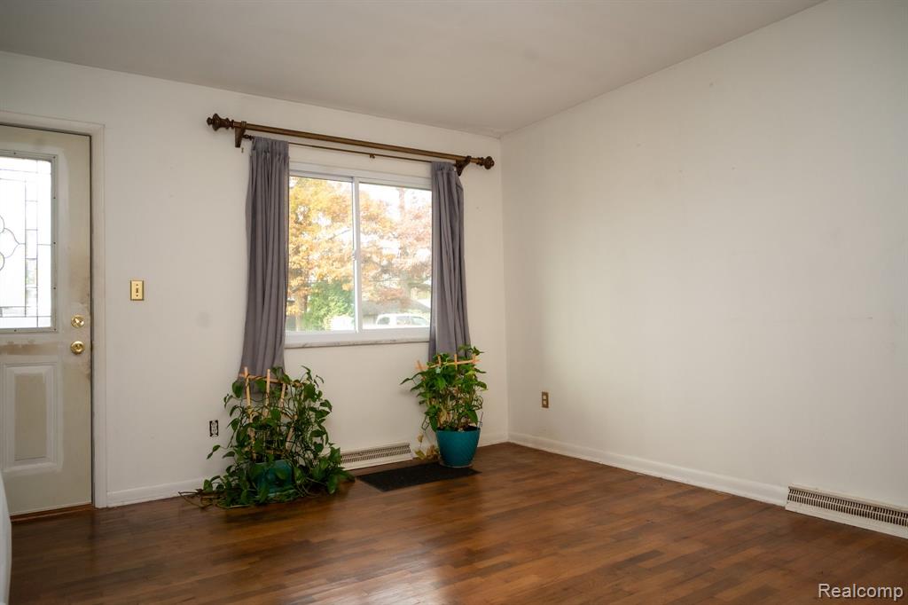 4480 TILLIE Drive, Flint, MI 48504 — Photo 13