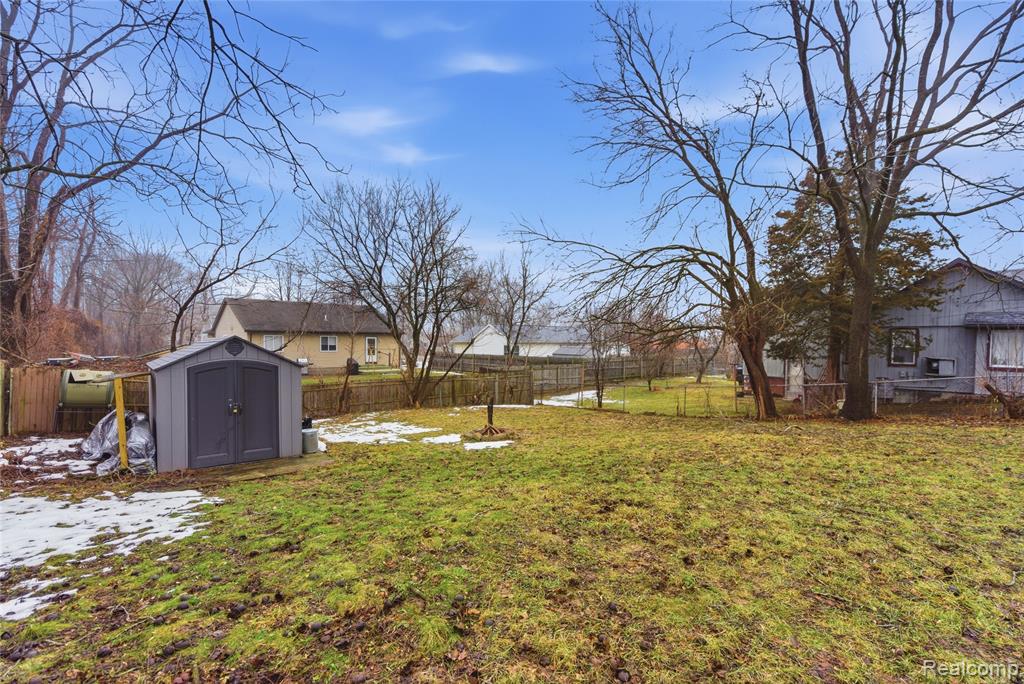 875 Scott Lake Road, Waterford, MI 48328 — Photo 32