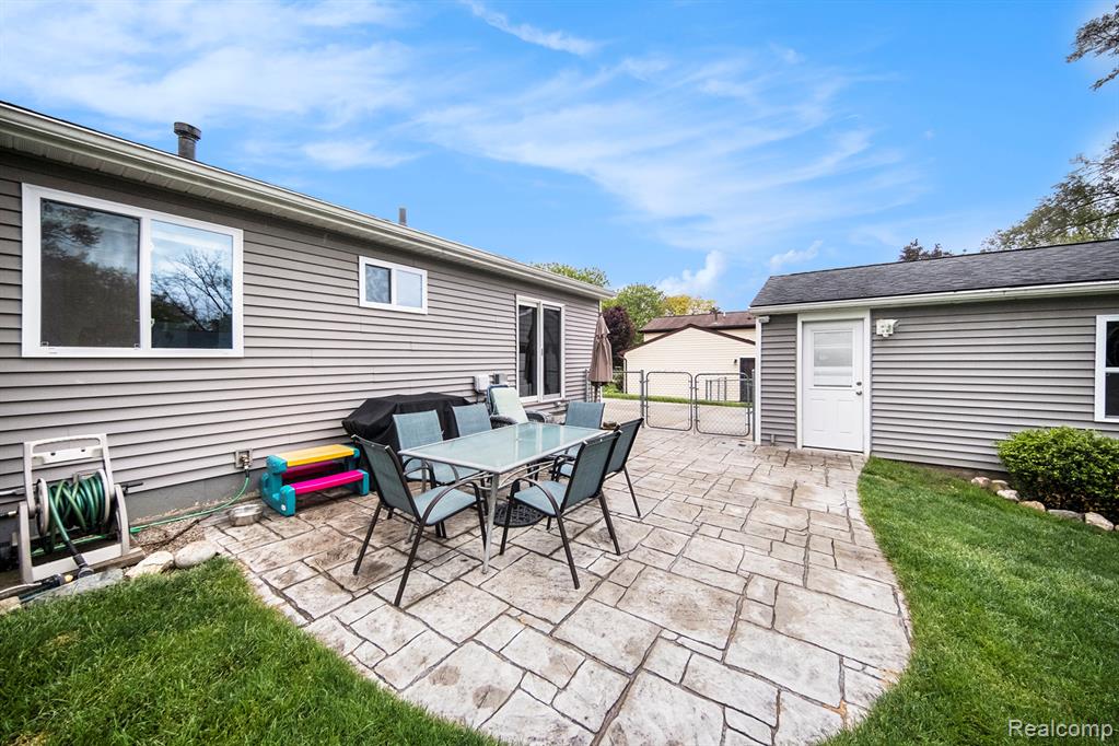 820 Devonshire Boulevard, Brighton, MI 48116 — Photo 30