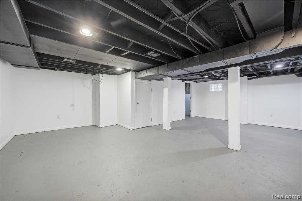 827 Longfellow Avenue, Royal Oak, MI 48067 — Photo 18