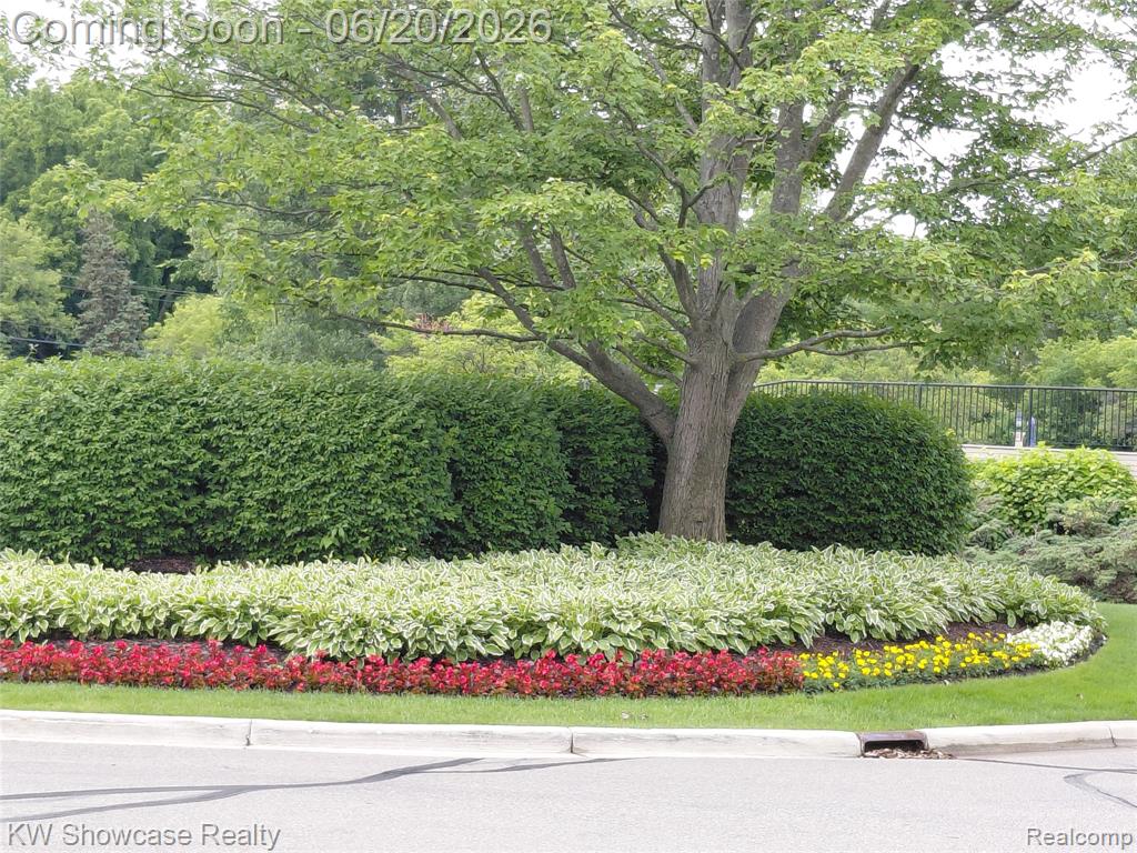 7368 Meadowridge Drive, West Bloomfield, MI — Photo 2