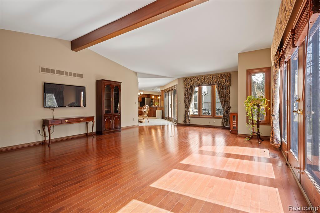 415 W HICKORY GROVE Road, Bloomfield Hills, MI 48302 — Photo 18