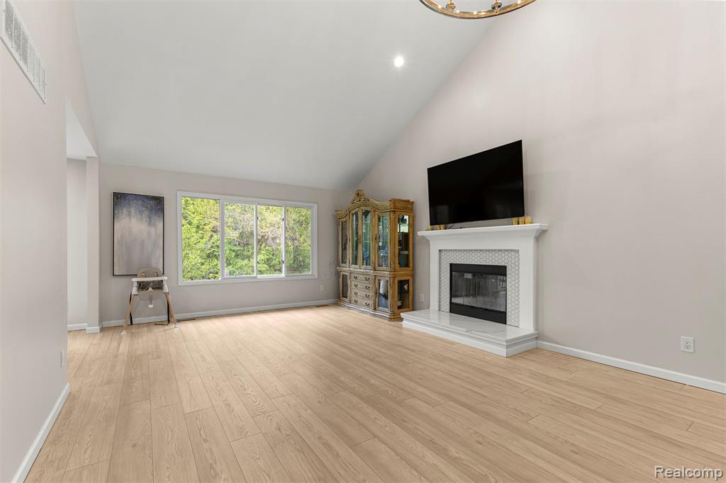 7978 Hoffman Drive, Waterford, MI 48327 — Photo 11