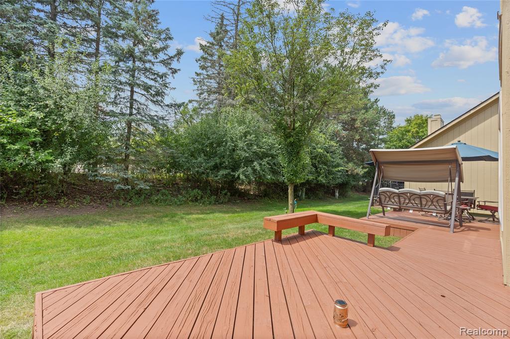 6579 Noble Road, West Bloomfield, MI — Photo 45