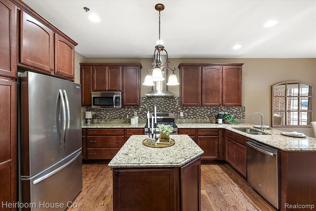 45926 S STONEWOOD Road, Canton, MI 48187 — Photo 7