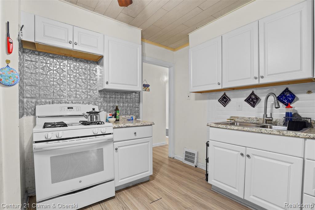 4155 Syracuse Street, Dearborn Heights, MI 48125 — Photo 15
