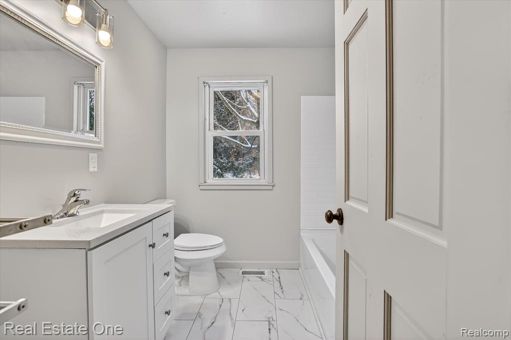 3267 Mills Acres Street, Flint, MI 48506 — Photo 23
