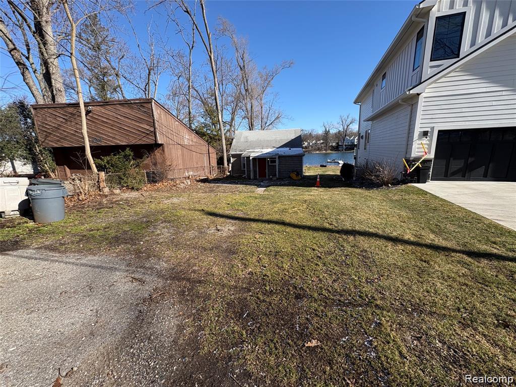 6912 Colony Drive, West Bloomfield, MI 48323 — Photo 10