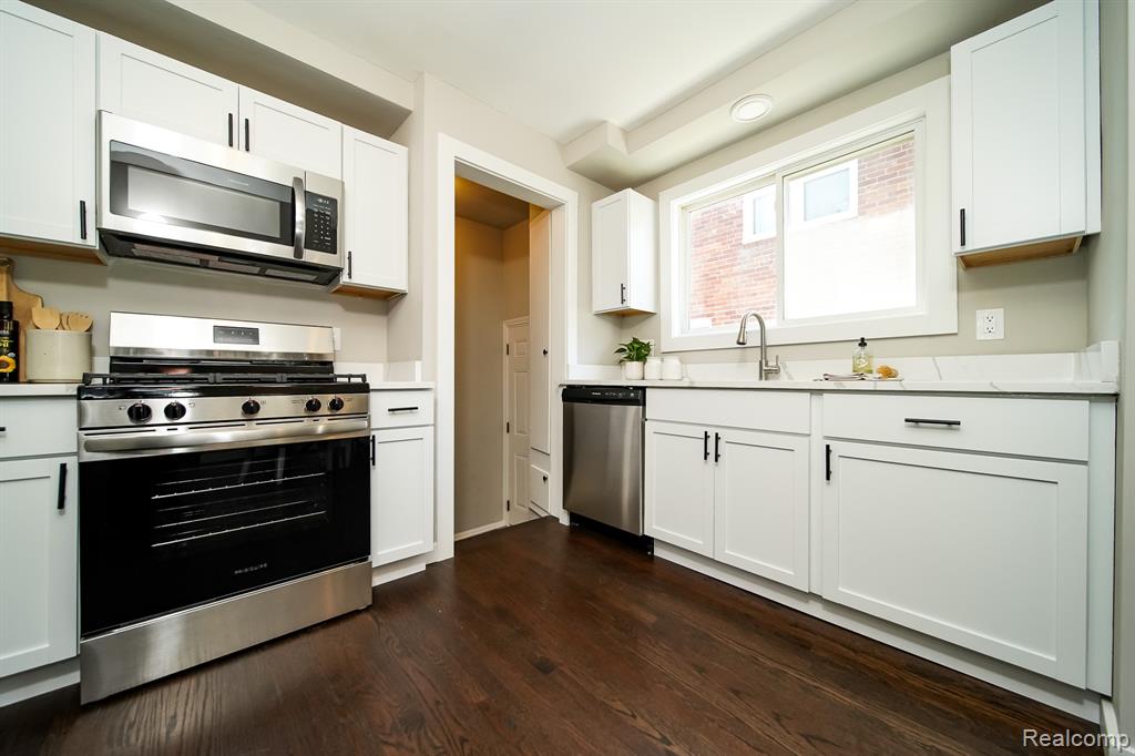 23610 Morton Street, Oak Park, MI 48237 — Photo 22
