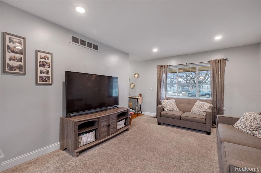 50662 Bower Drive, Chesterfield, MI 48047 — Photo 7