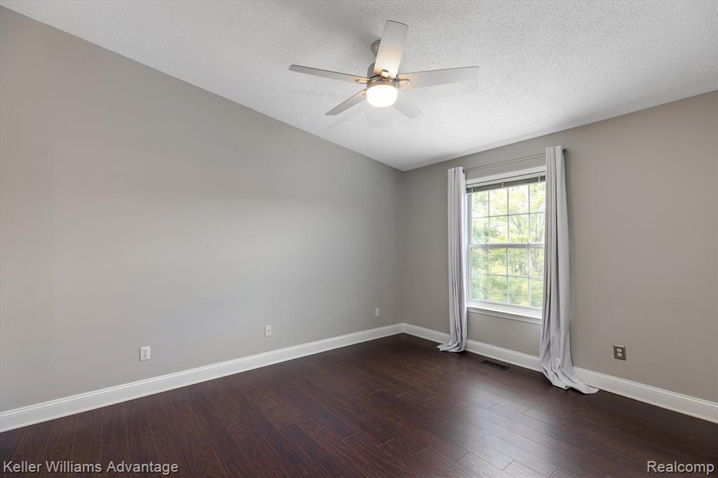 49573 DONOVAN Boulevard, Plymouth, MI 48170 — Photo 25