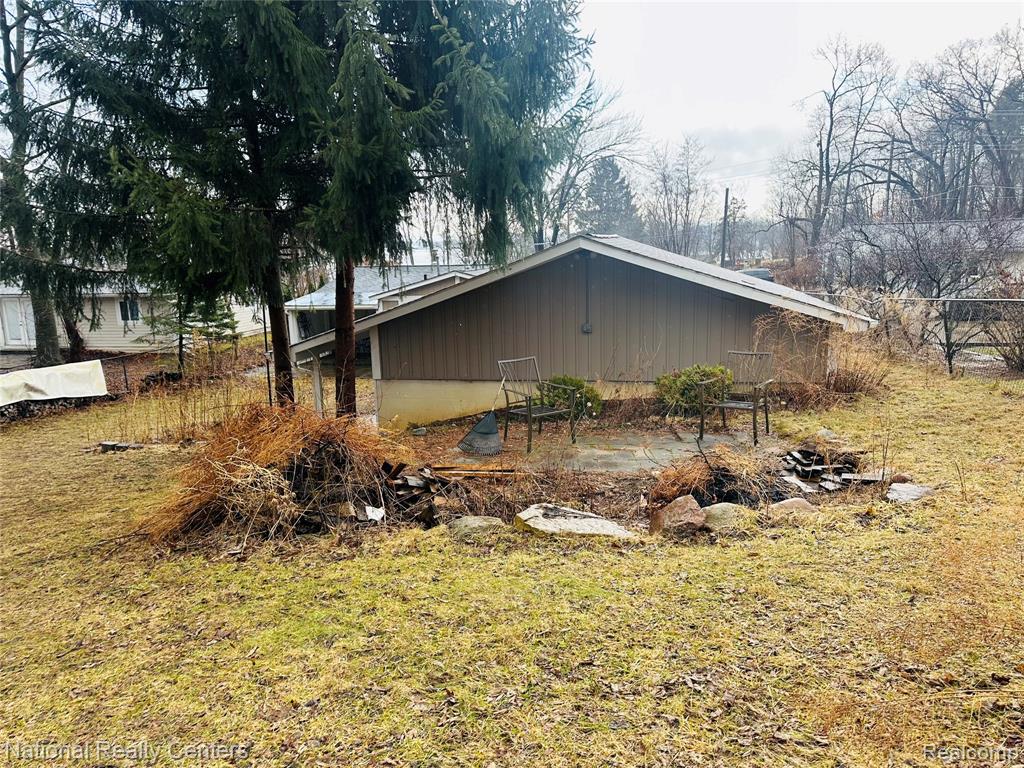10461 9 Mile Road, Whitmore Lake, MI 48189 — Photo 30