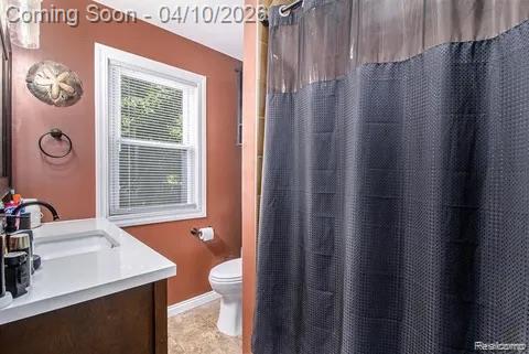 371 Hillcliff Drive, Waterford, MI 48328 — Photo 16