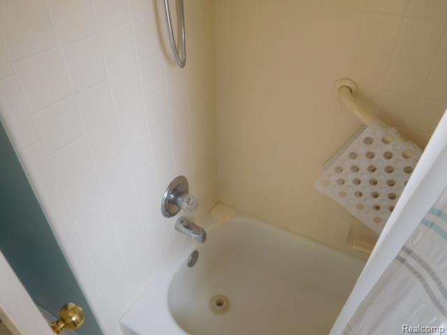 4116 April Lane, 24, Sterling Heights, MI 48310 — Photo 24