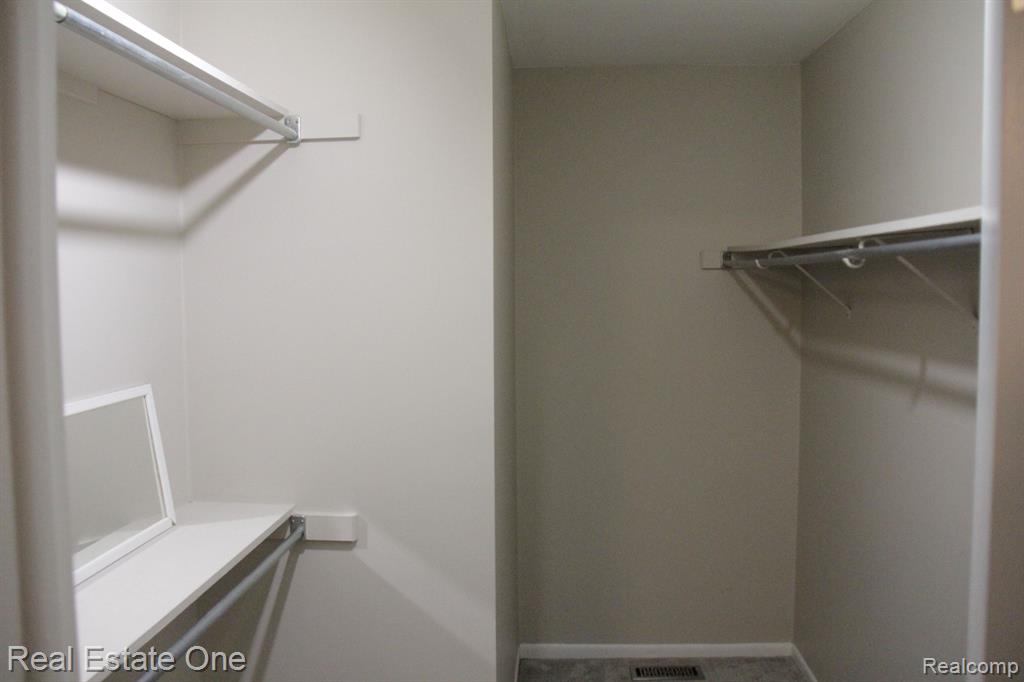 6427 RICHARD Run, West Bloomfield, MI — Photo 25