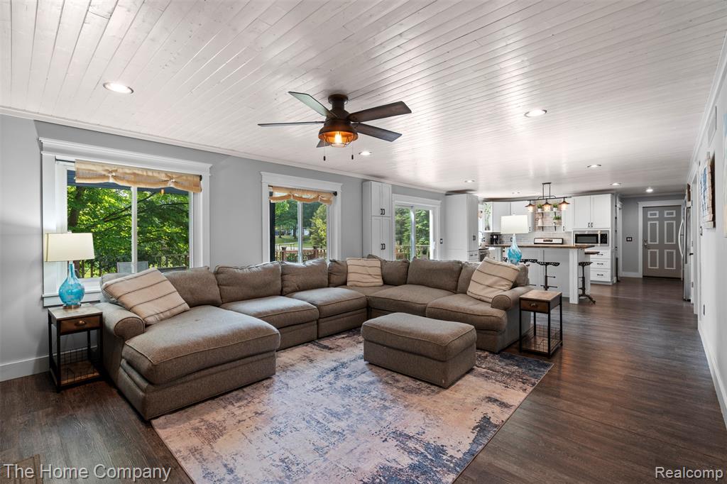 8320 Constitution Boulevard, Pinckney, MI 48169 — Photo 12